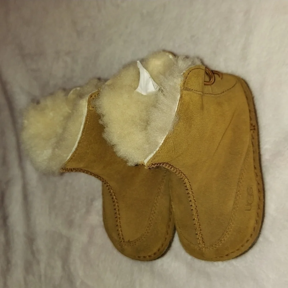 UGG Medium kids